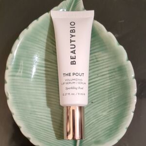 Volumizing Lip Serum